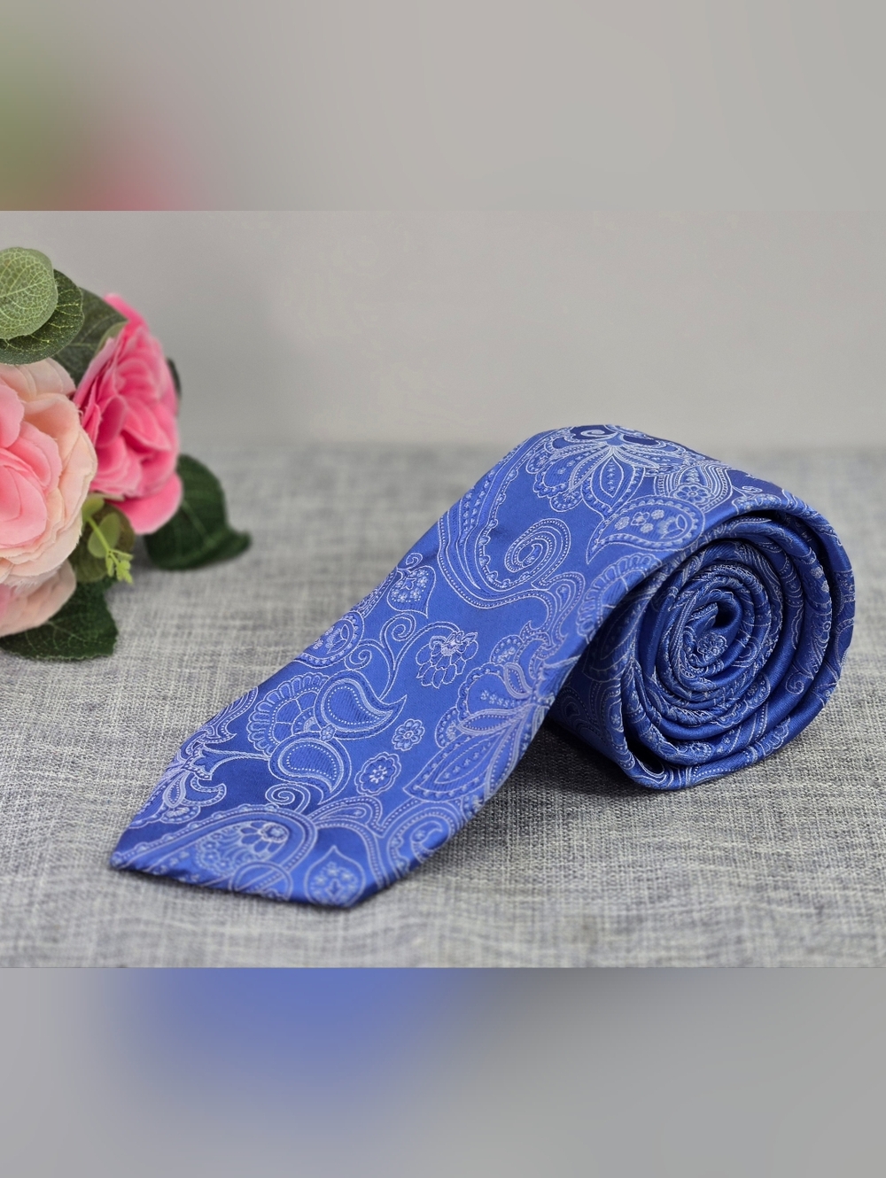 Discontinued Donald J Trump Signature Collection Paisley Tie Blue